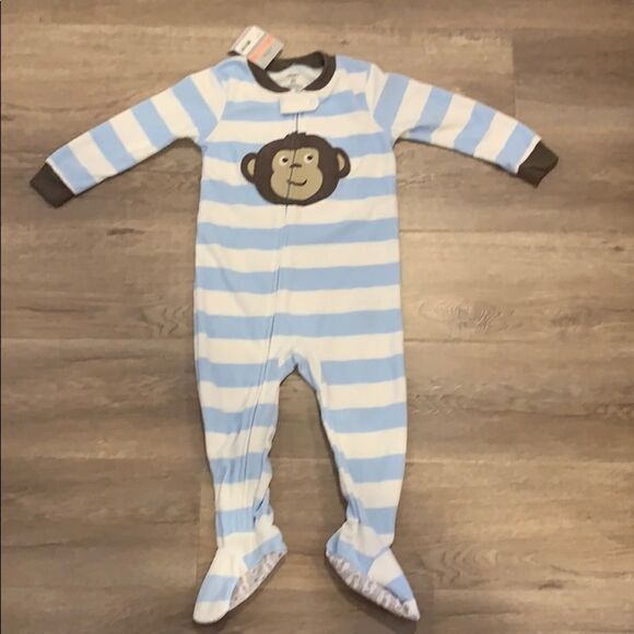 Carter’s
onesie sleeps wear  - Picture 1 of 6